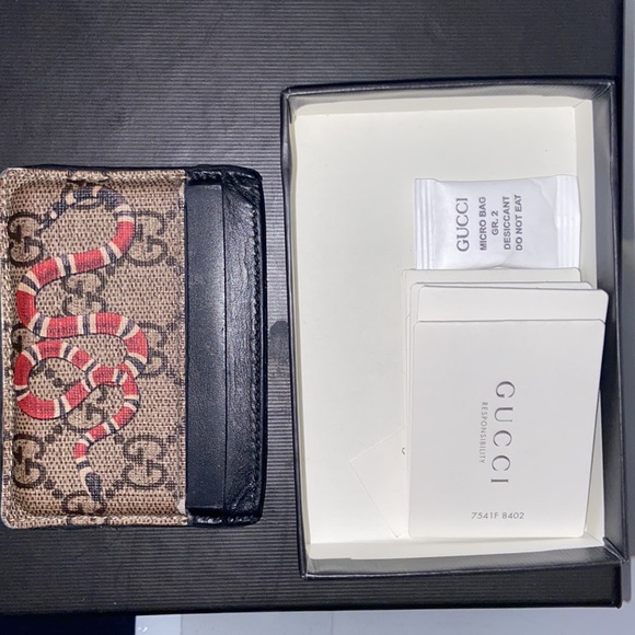 Gucci Kingsnake print GG Supreme card case - Picture 3 of 5